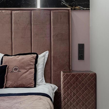 Family Residence Boutique Apartments Lviv Ngoại thất bức ảnh