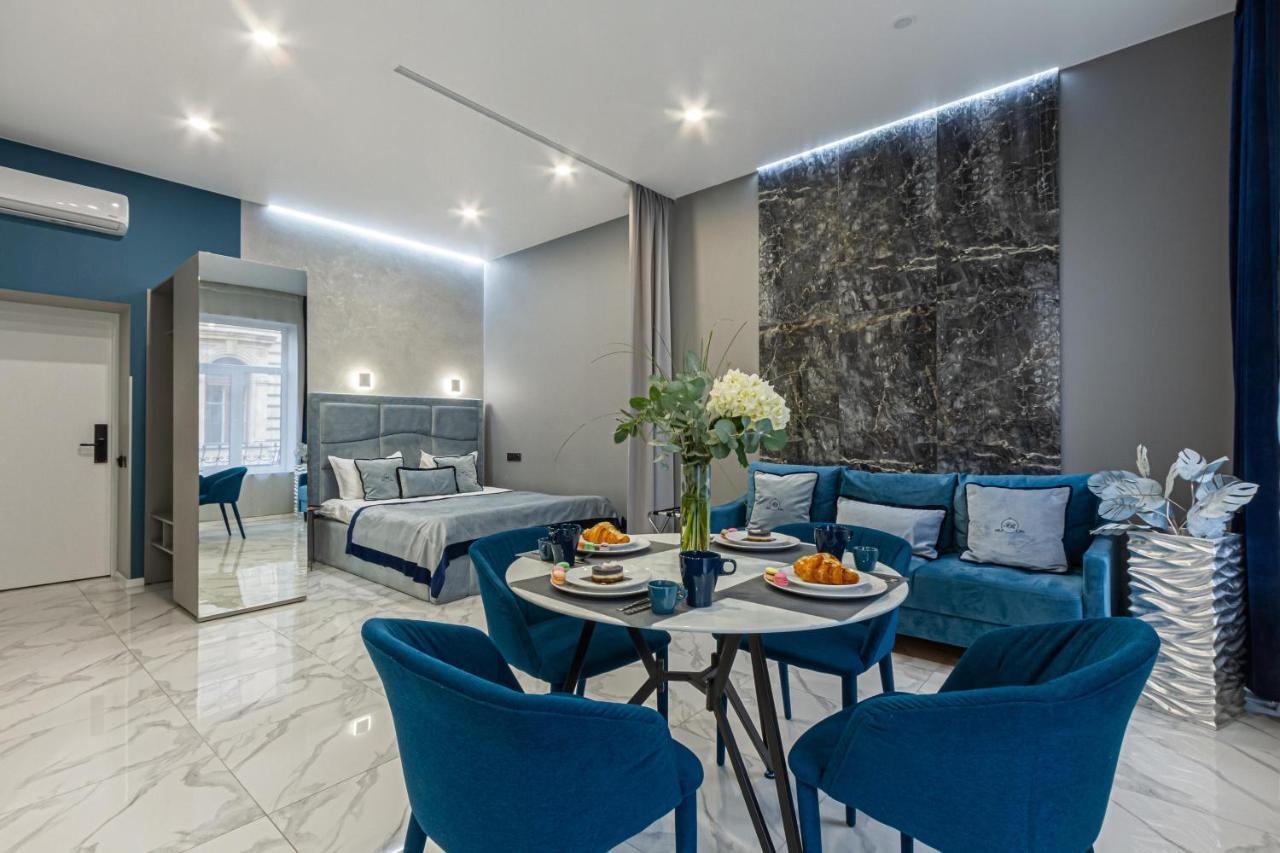 Family Residence Boutique Apartments Lviv Ngoại thất bức ảnh
