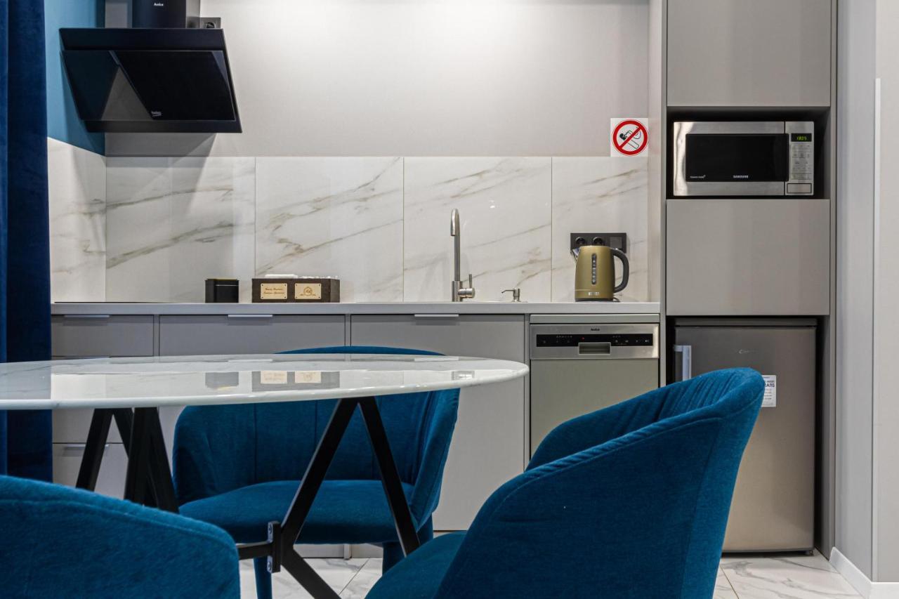 Family Residence Boutique Apartments Lviv Ngoại thất bức ảnh