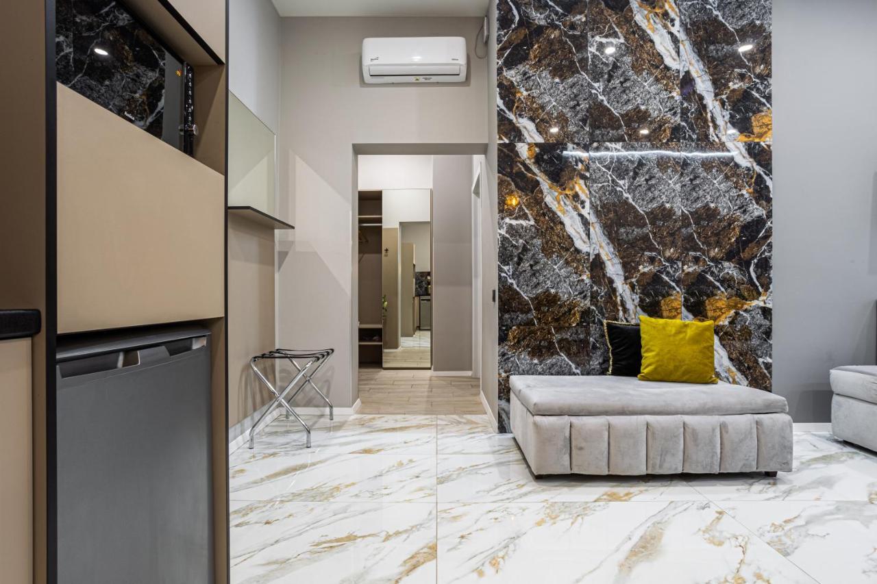 Family Residence Boutique Apartments Lviv Ngoại thất bức ảnh