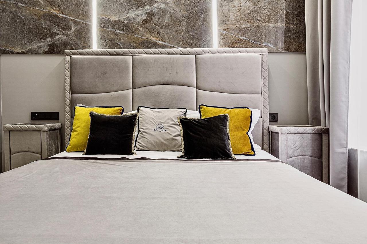 Family Residence Boutique Apartments Lviv Ngoại thất bức ảnh