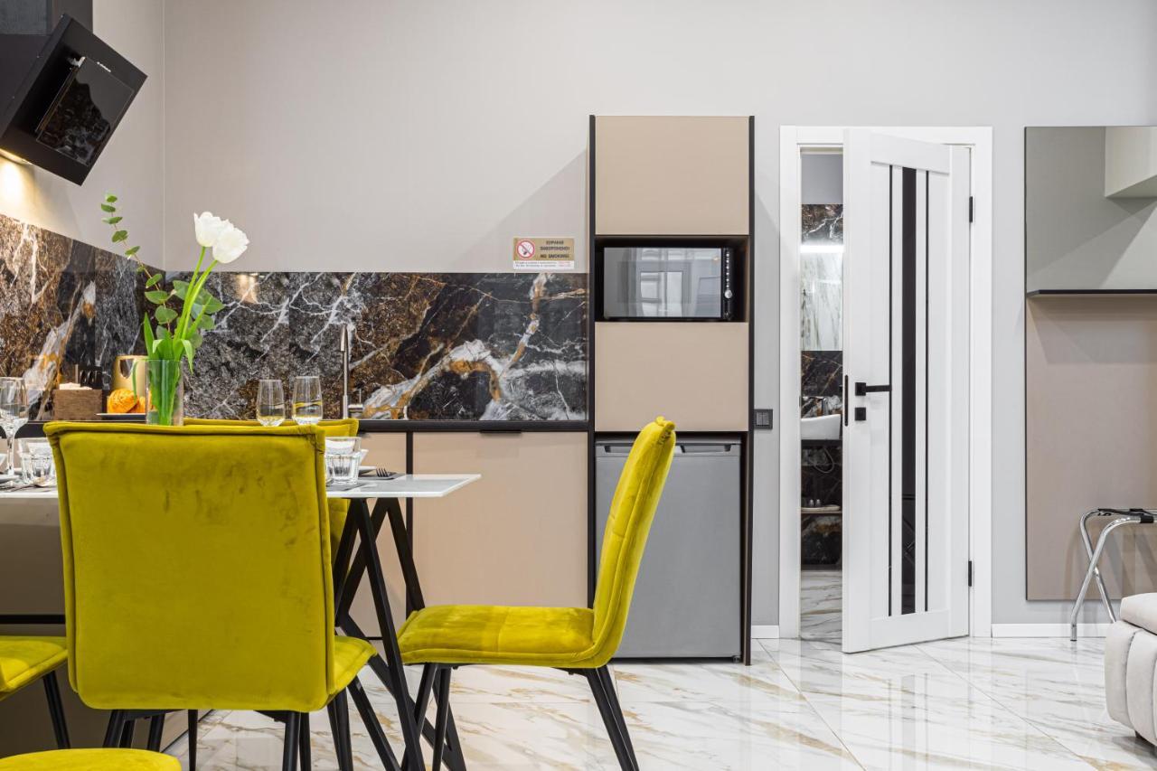 Family Residence Boutique Apartments Lviv Ngoại thất bức ảnh