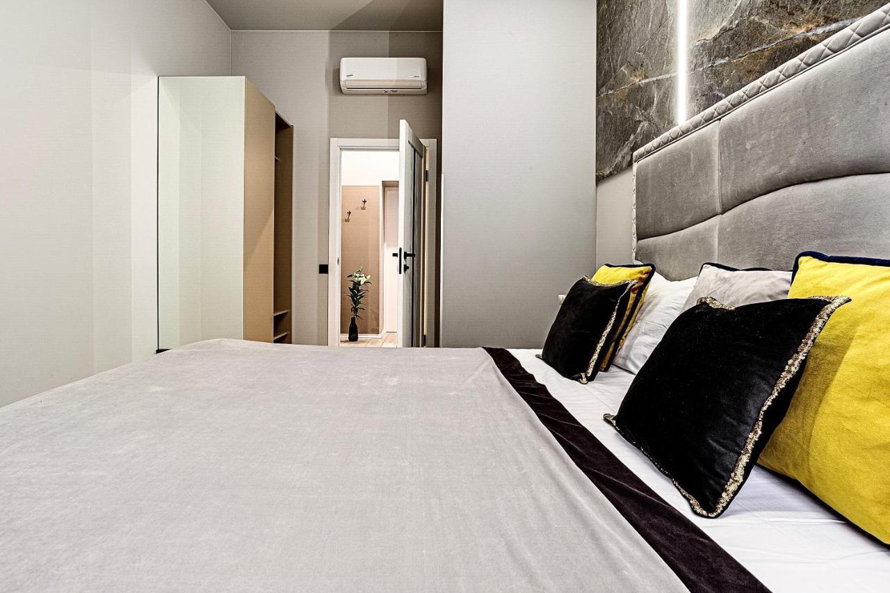Family Residence Boutique Apartments Lviv Ngoại thất bức ảnh