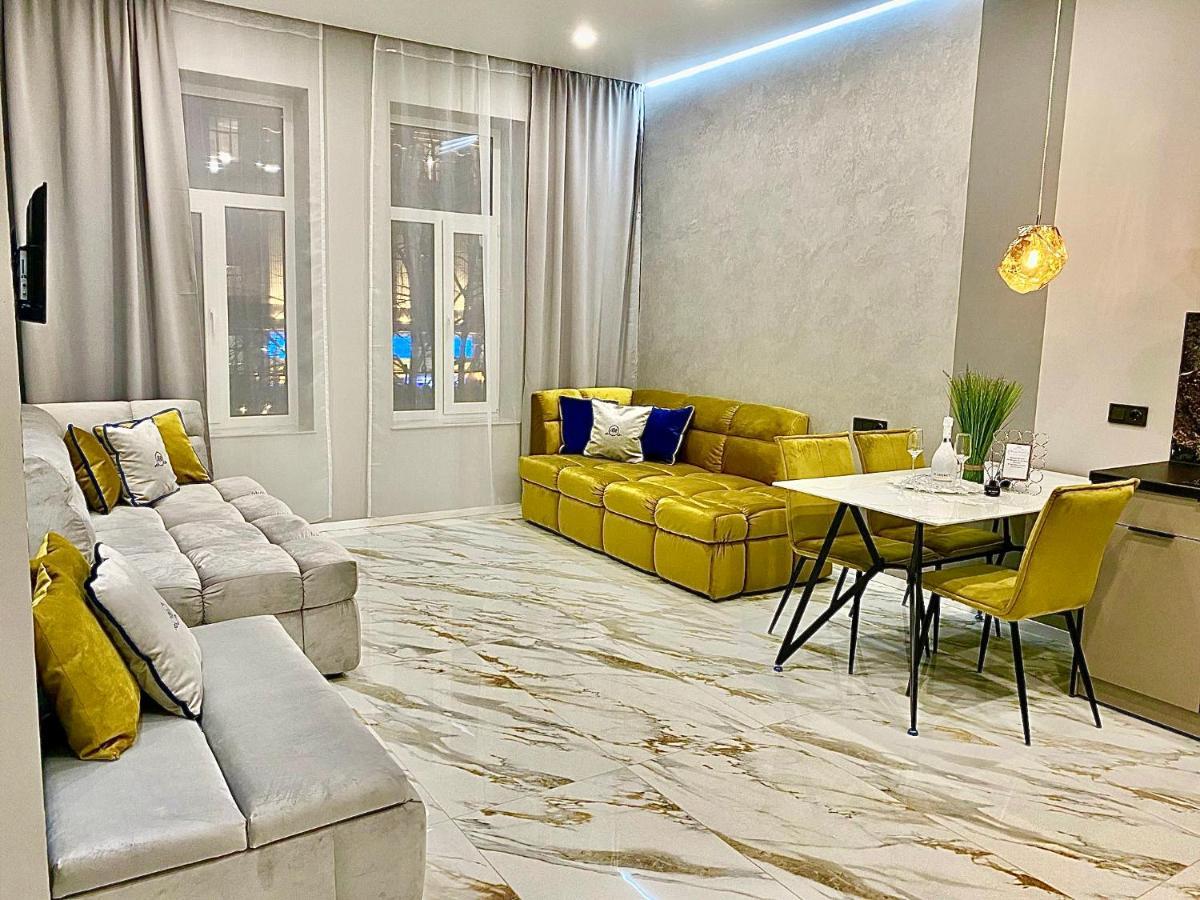 Family Residence Boutique Apartments Lviv Ngoại thất bức ảnh