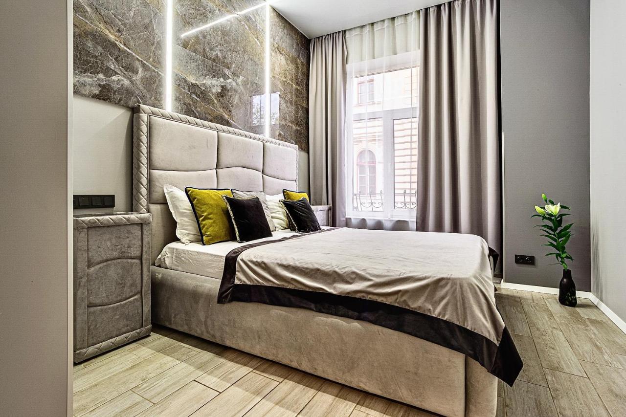 Family Residence Boutique Apartments Lviv Ngoại thất bức ảnh