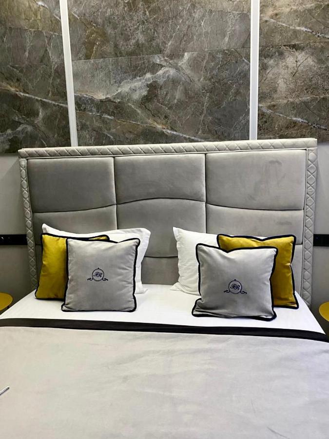 Family Residence Boutique Apartments Lviv Ngoại thất bức ảnh