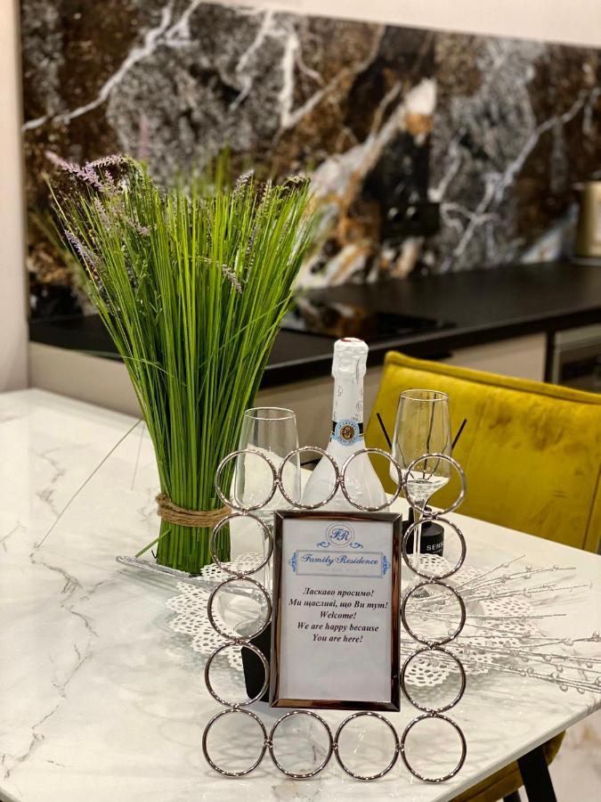 Family Residence Boutique Apartments Lviv Ngoại thất bức ảnh