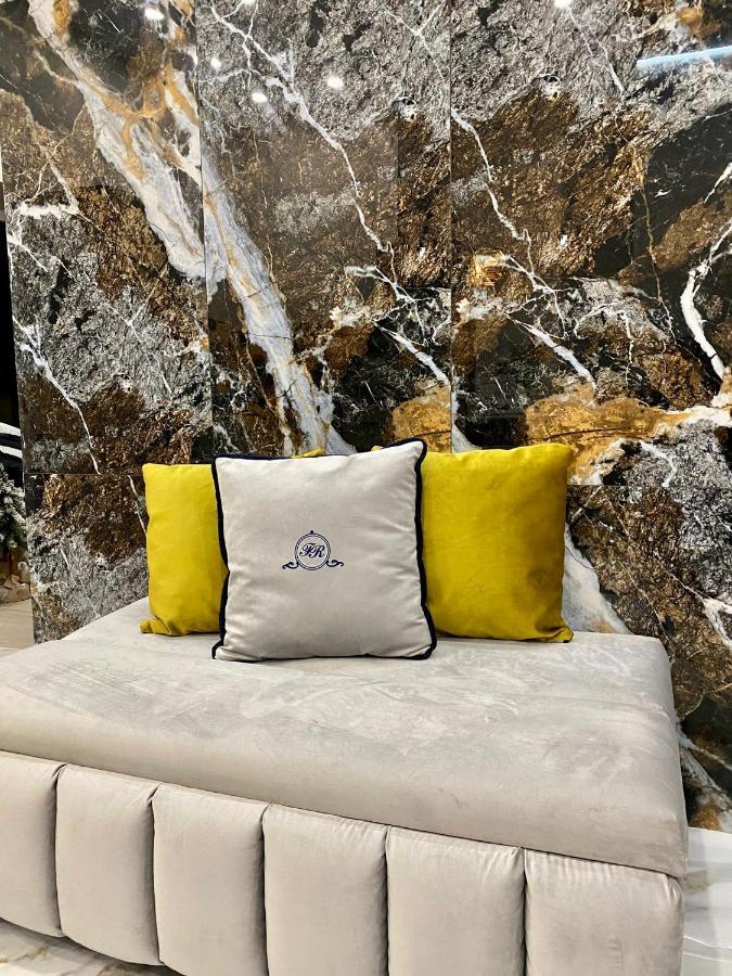 Family Residence Boutique Apartments Lviv Ngoại thất bức ảnh