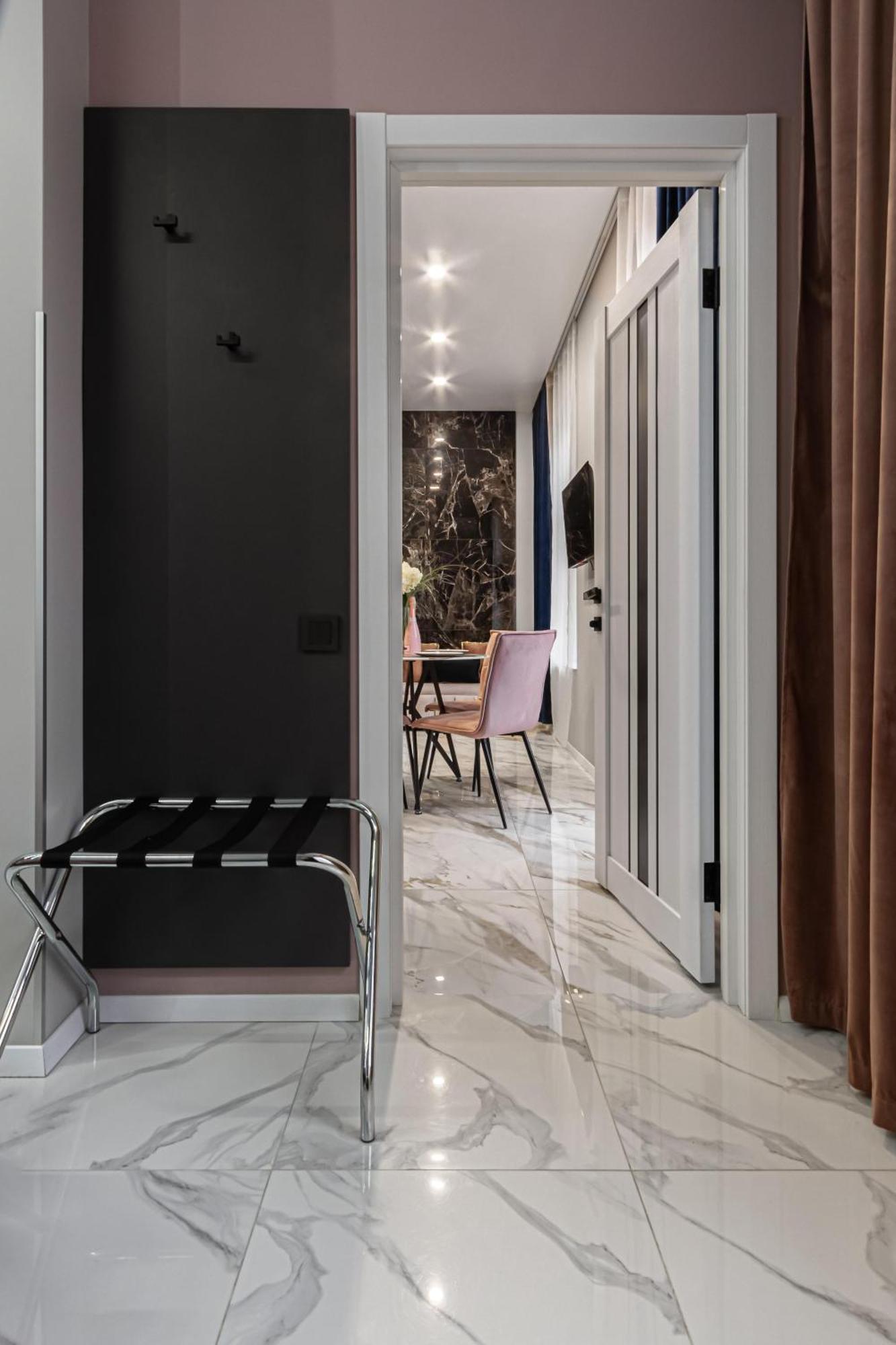 Family Residence Boutique Apartments Lviv Ngoại thất bức ảnh