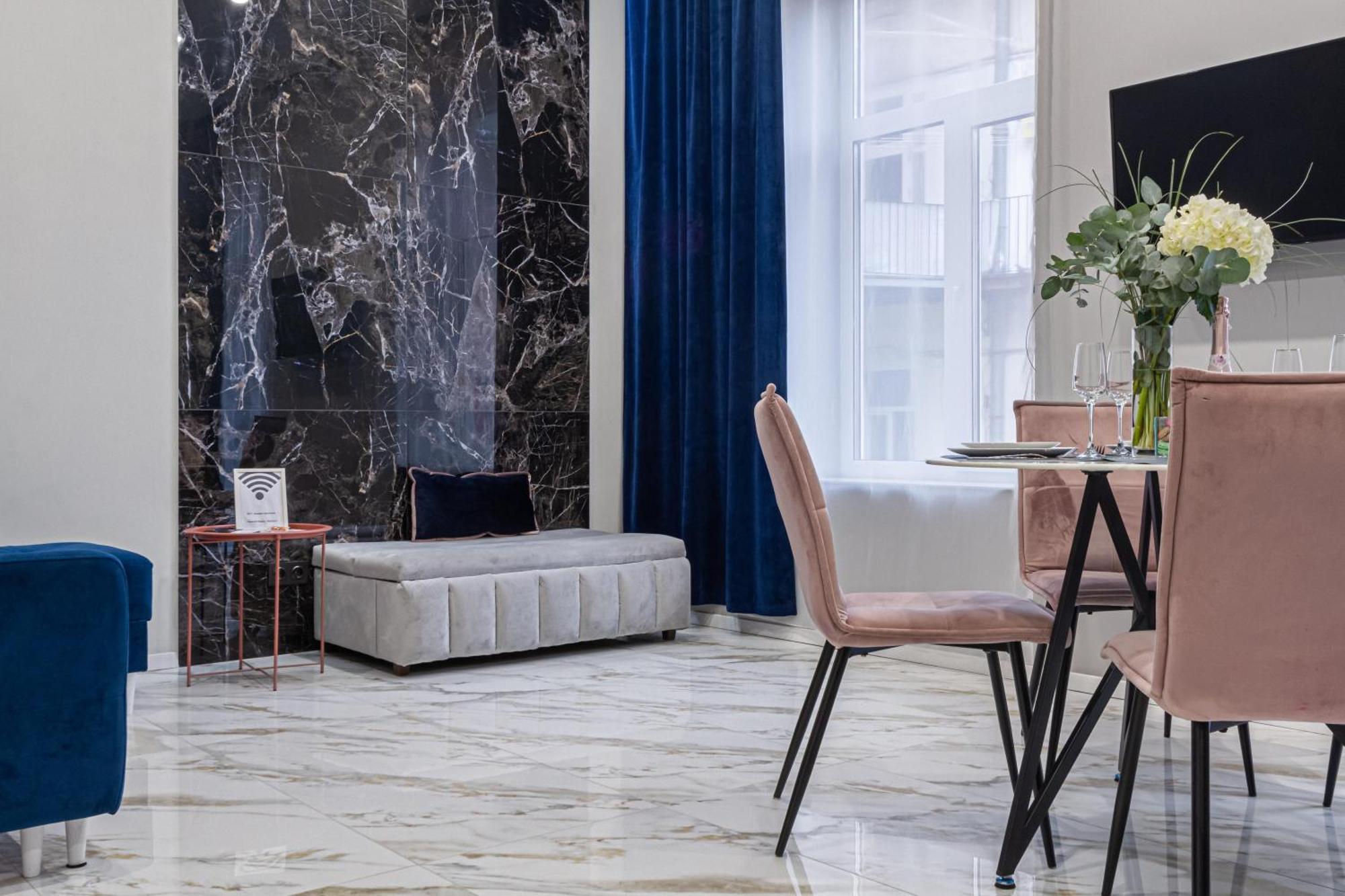 Family Residence Boutique Apartments Lviv Ngoại thất bức ảnh