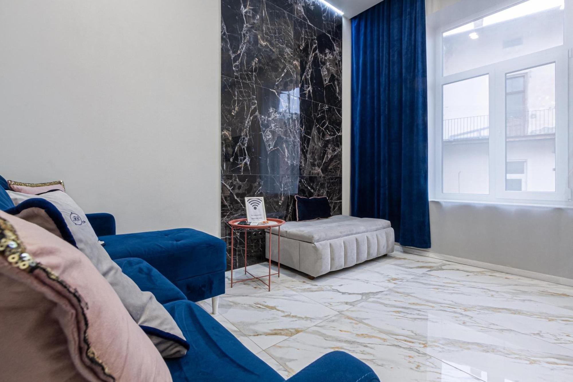Family Residence Boutique Apartments Lviv Ngoại thất bức ảnh